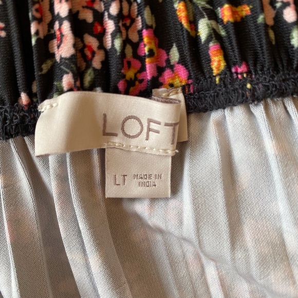 NWOT Loft pleated skirt - Picture 9 of 11